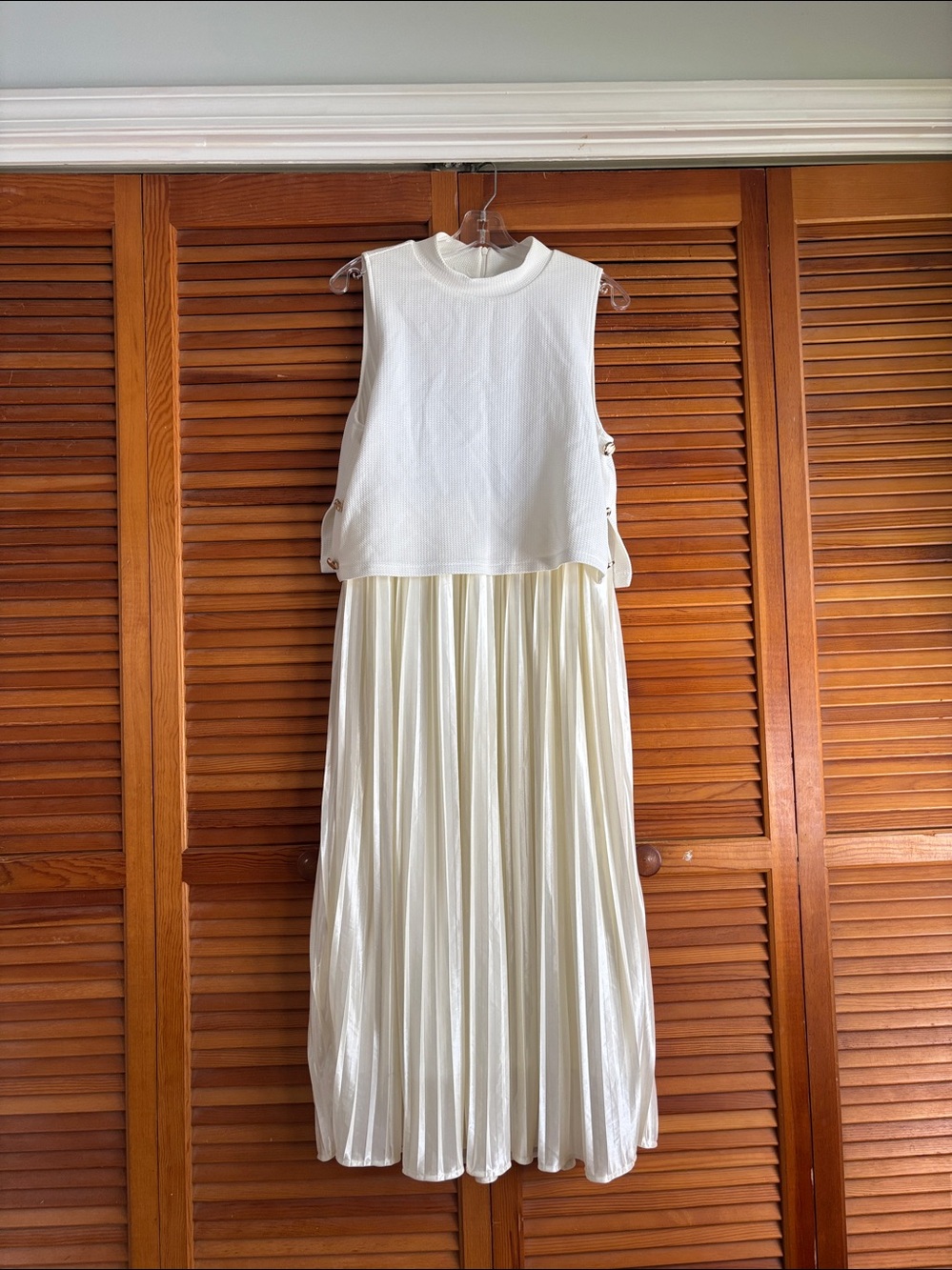 SSYS Samantha Pleated
Twofer Midi Dress In Ivory
Pleated Satin Maxi Skirt Sz M - Picture 2 of 11